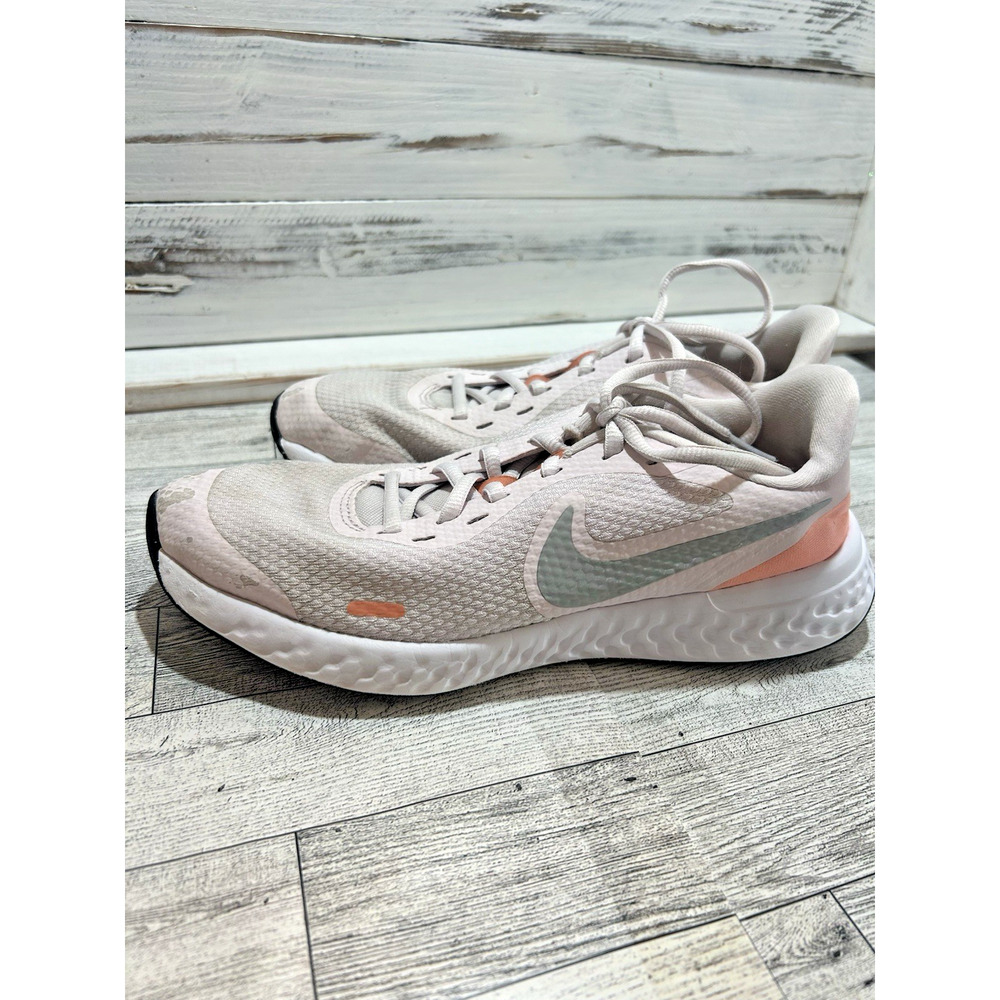 Nike sneakers Revolution 5 Womens Size 6Youth Pink White Black - Picture 3 of 9